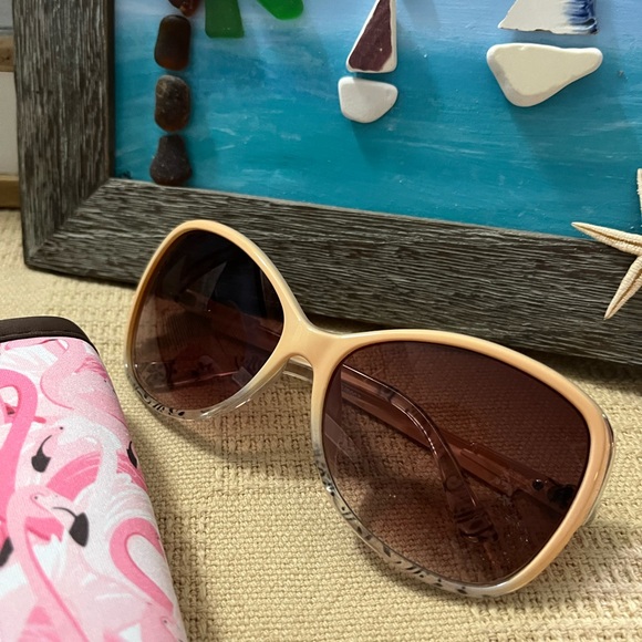 Beach Bundle! Adjustable Sun Visor, Sunglasses, JavaSok, Two Beach Pictures - Picture 4 of 7